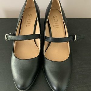 Wedge heels in black